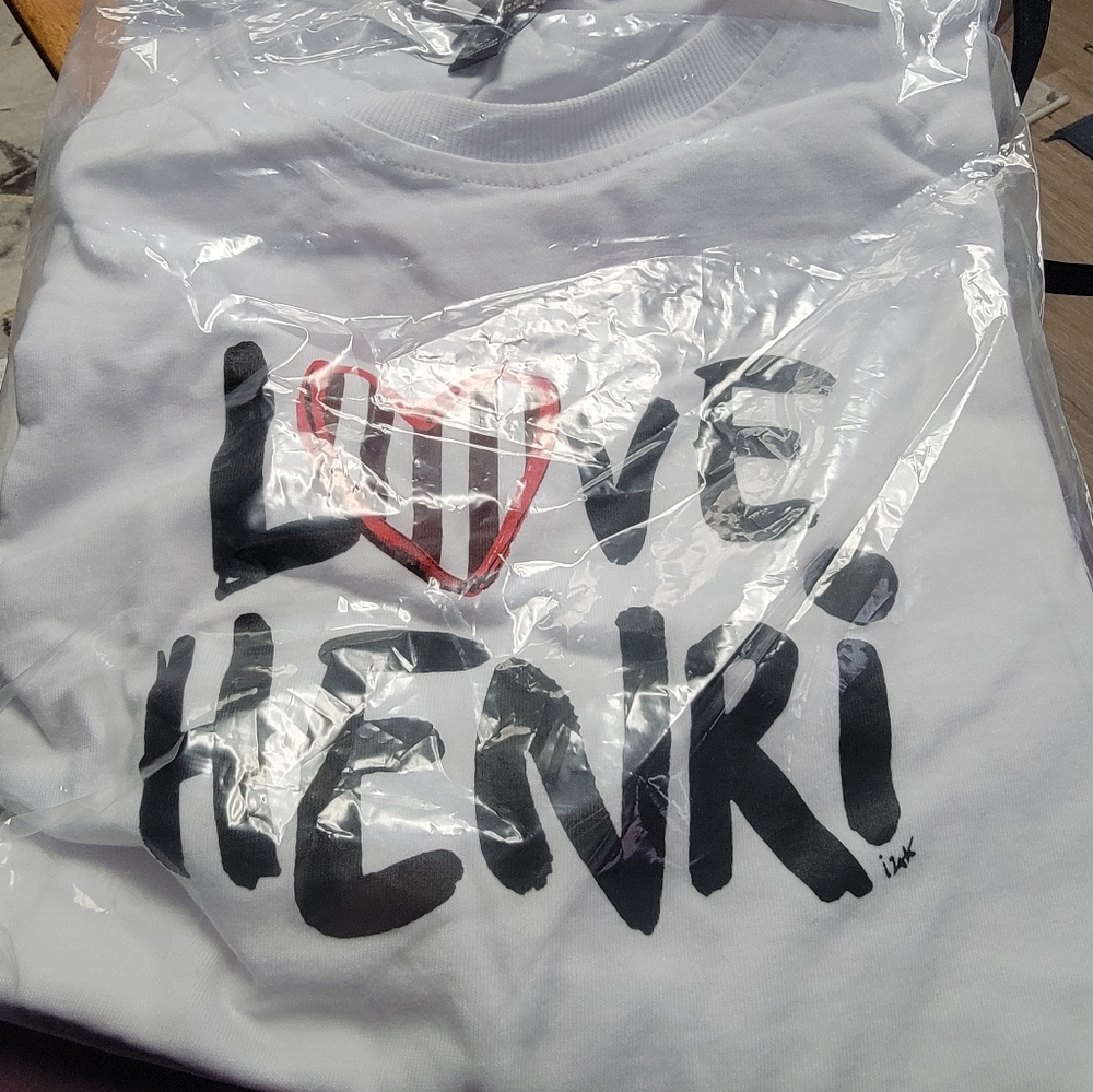 Henri bendel t shirt